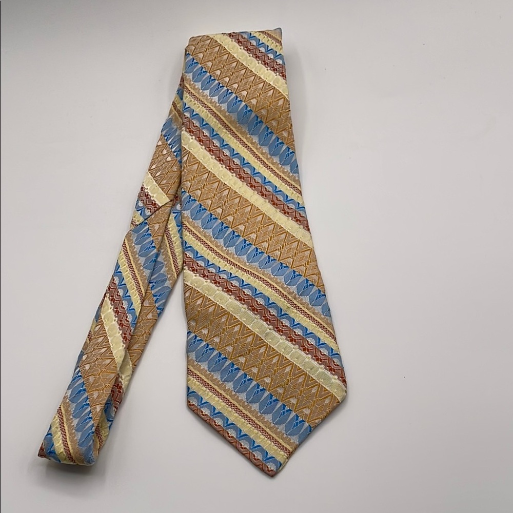 05.31.25_16_ Elegant Multicolor Striped Tie with Tulips 🌷